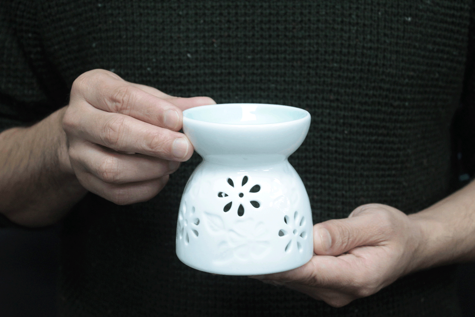 Classic White Oil Burner - Floral with Teal Well - DuvetDay.co.uk