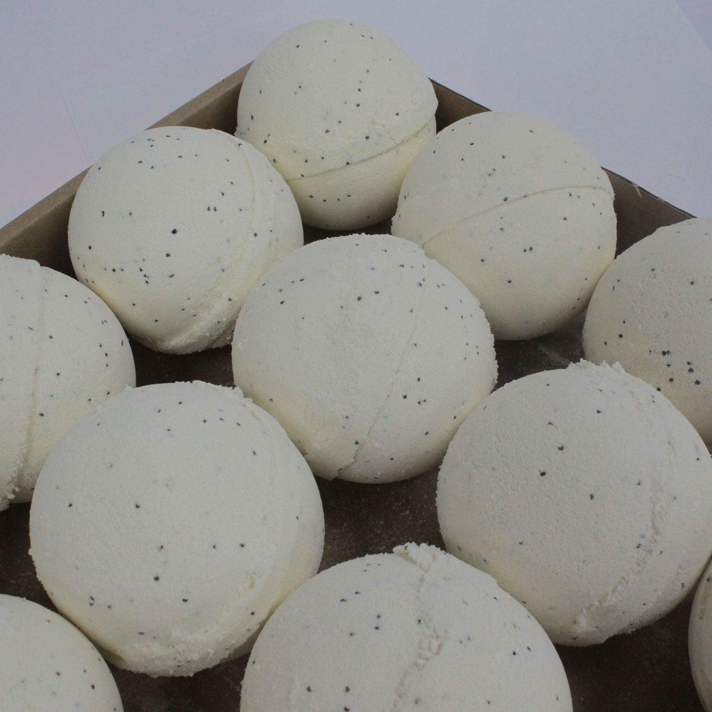 Simply Vanilla Jumbo Bath Bomb - DuvetDay.co.uk